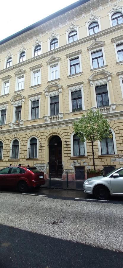 Western Apartman Budapest Bagian luar foto