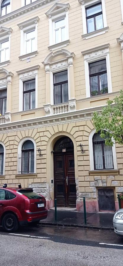 Western Apartman Budapest Bagian luar foto