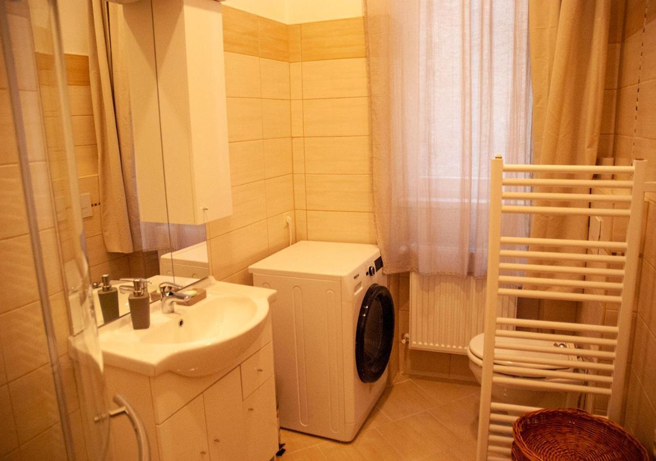 Western Apartman Budapest Bagian luar foto