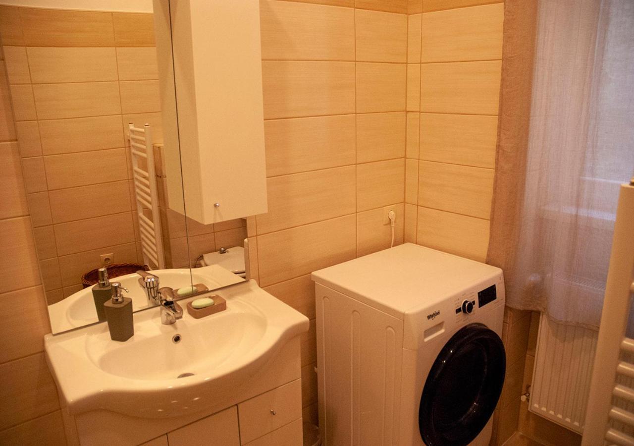 Western Apartman Budapest Bagian luar foto